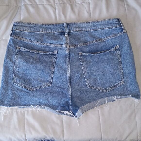 Old Navy O.G. Straight Shorts - Picture 5 of 5